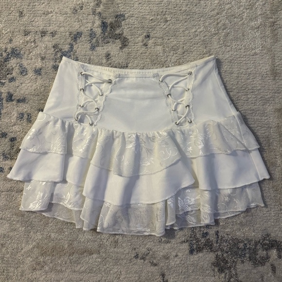 Outcast Selene White long sleeve top and skirt size XS - Picture 2 of 13
